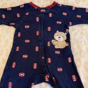 Carter’s Boys 🏈 🧸 pajama size 9 months